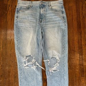 American Eagle Mom Jean